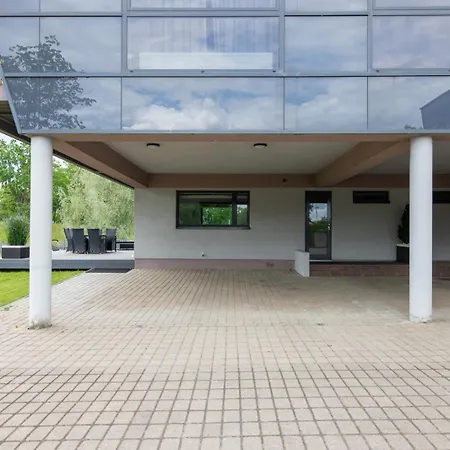 Sadama 4 * Пярну